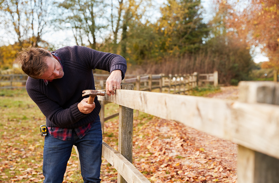 an image of fence repair in Carmichael, CA